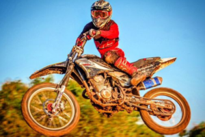 Desbravando Terrenos: Suspensão de Alto Desempenho, Elevando o Nível nas Motos de Motocross